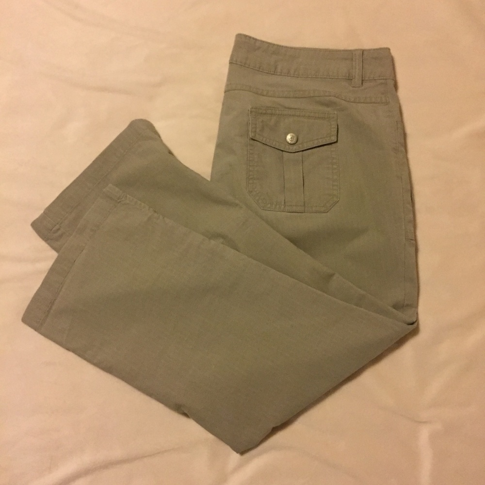 Authentic Jeanswear Tan Chino Capri Sz 9 EUC